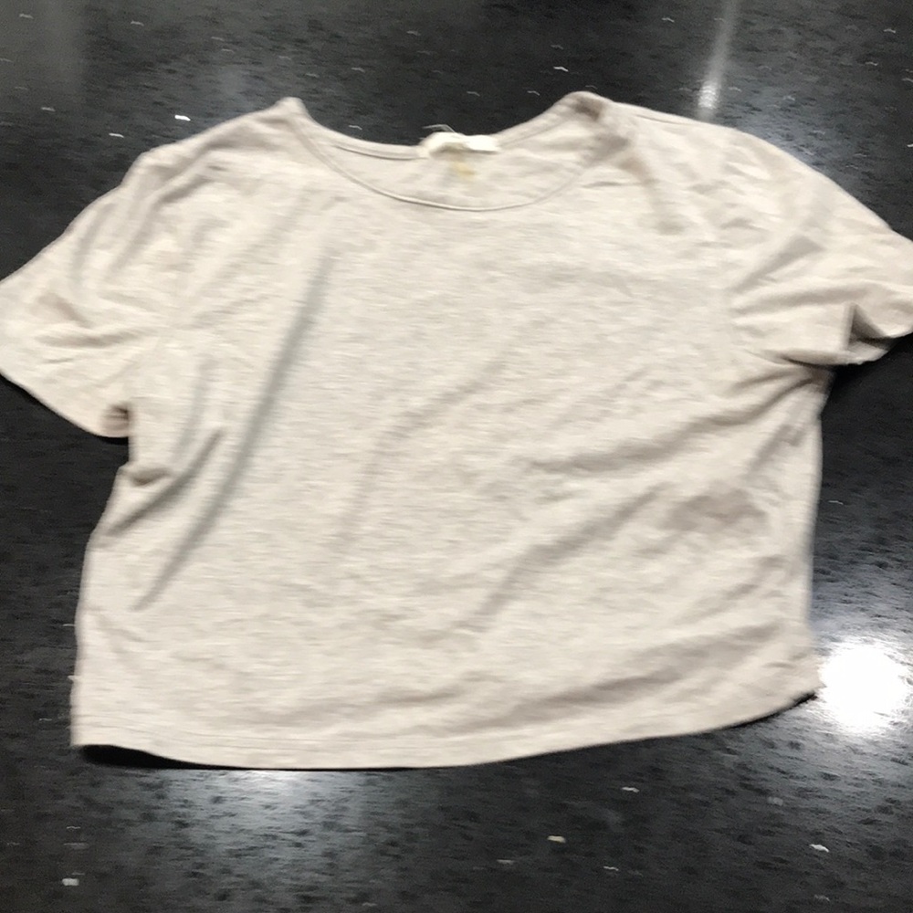 Plan gray shirt from soprano